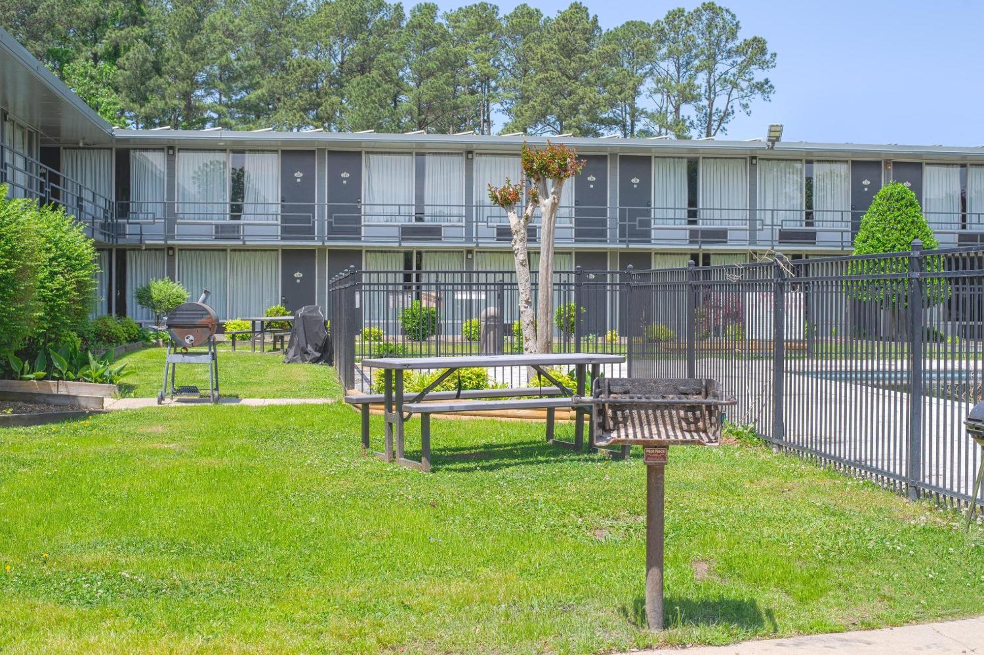 Masters Inn Selma Smithfield I-95 By Oyo Dış mekan fotoğraf